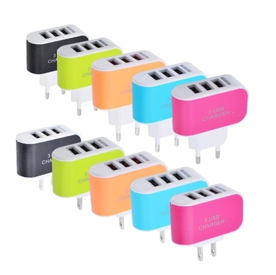 O CE Universal Mobile telefona à tomada de carregamento UE/USA com luz conduzida 3 portos